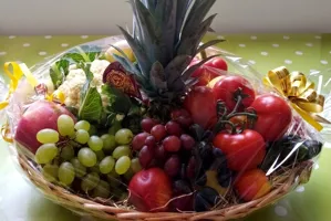 confezione regalo frutta con ananas az. agricola accordi 